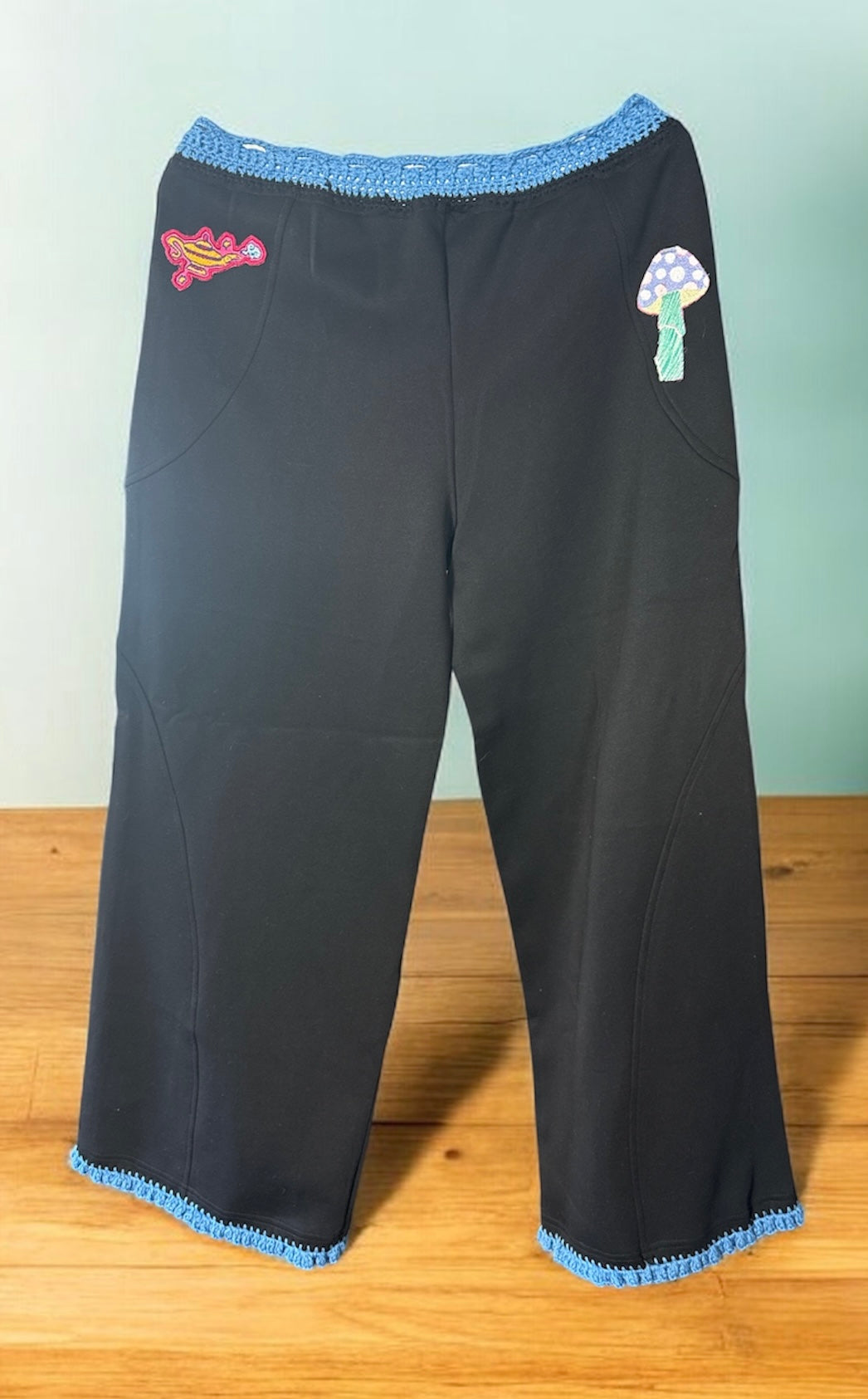 MAN PATINKA Crochet Trim Pants