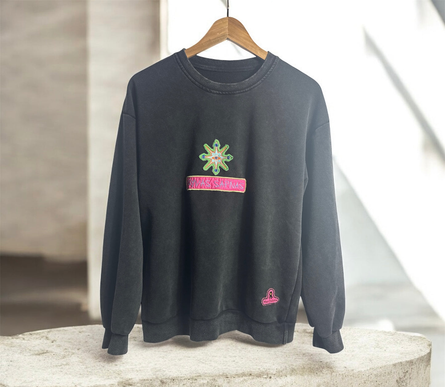 GYVAS SAPNAS Crewneck